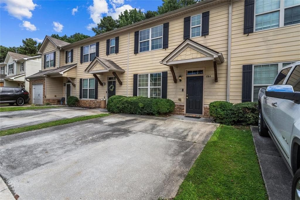 3 bedroom, 3 bathroom, 1,440 sq ft condominium for sale at 4364 Stone Gate Way 94, East Point, GA 30344 — photo 2