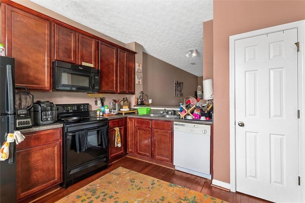 3 bedroom, 3 bathroom, 1,440 sq ft condominium for sale at 4364 Stone Gate Way 94, East Point, GA 30344 — photo 9