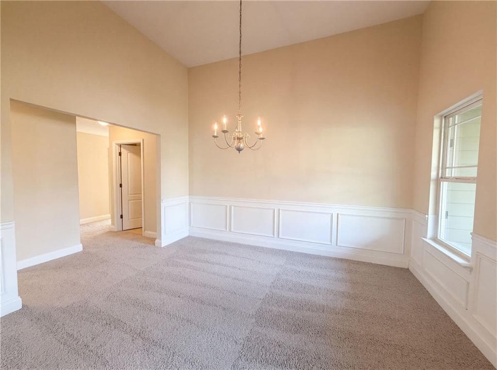 3 bedroom, 2 bathroom, 2,276 sq ft single family residence under contract at 453 Castle Top Lane, Lawrenceville, GA 30045 — photo 5