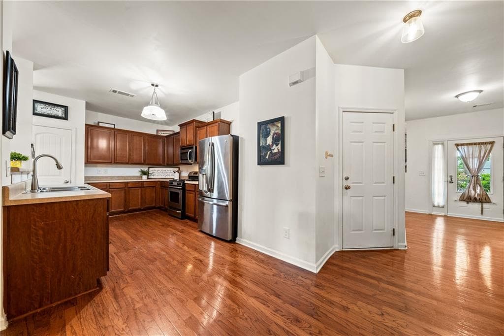 3 bedroom, 3 bathroom, 2,233 sq ft single family residence under contract at 152 Palisades Drive, Dallas, GA 30157 — photo 7