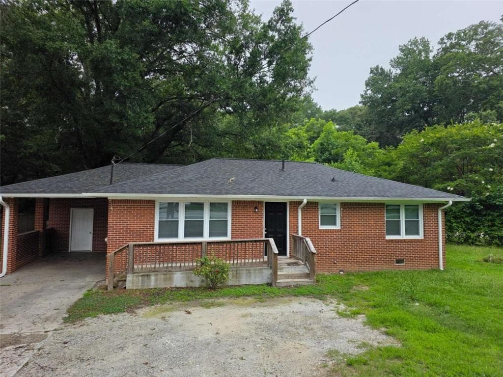 3 bedroom, 2 bathroom, 1,412 sq ft single family residence for sale at 1214 S Broad Street, Monroe, GA 30655