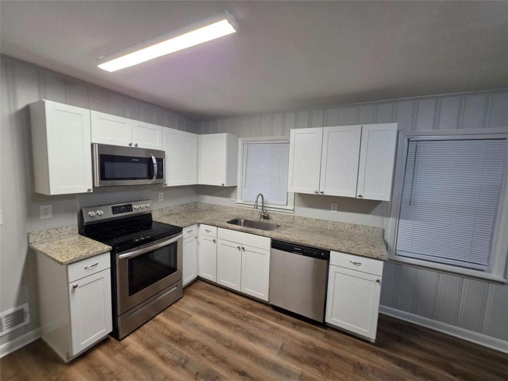 3 bedroom, 2 bathroom, 1,412 sq ft single family residence for sale at 1214 S Broad Street, Monroe, GA 30655 — photo 7