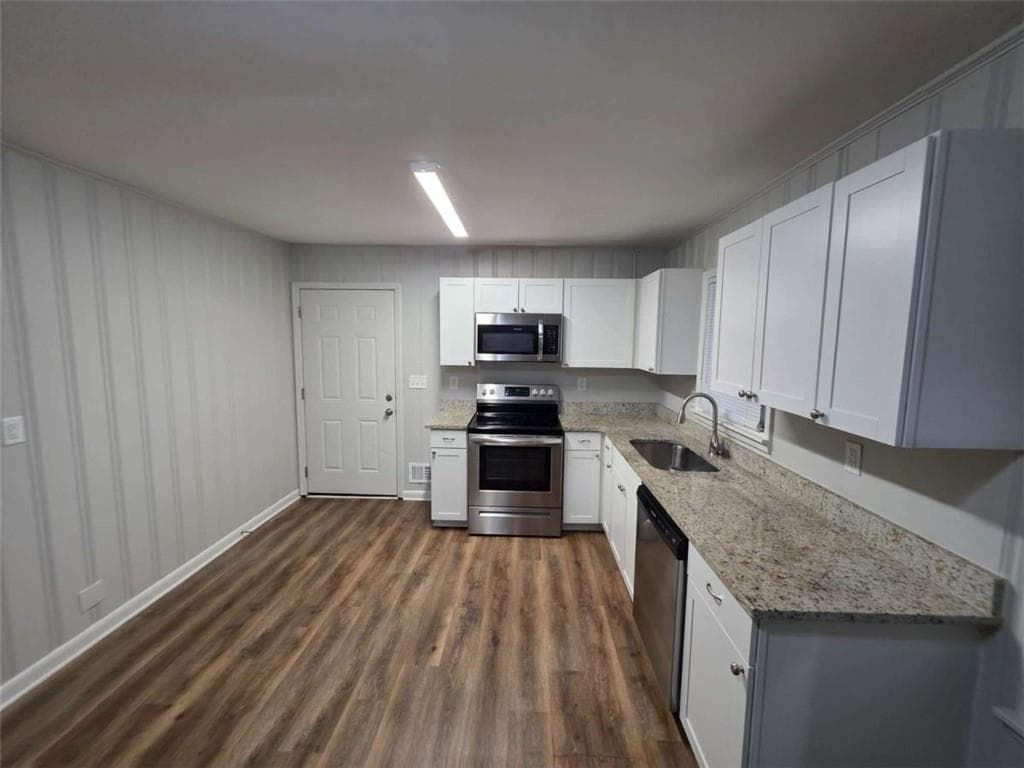 3 bedroom, 2 bathroom, 1,412 sq ft single family residence for sale at 1214 S Broad Street, Monroe, GA 30655 — photo 9