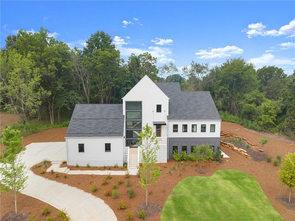 5 bedroom, 6 bathroom, 5,026 sq ft single family residence for sale at 235 Winterberry Way, Roswell, GA 30075 — photo 8