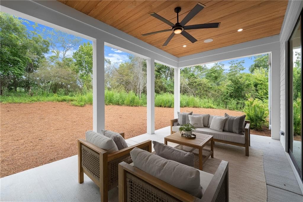 5 bedroom, 6 bathroom, 5,026 sq ft single family residence for sale at 235 Winterberry Way, Roswell, GA 30075 — photo 7
