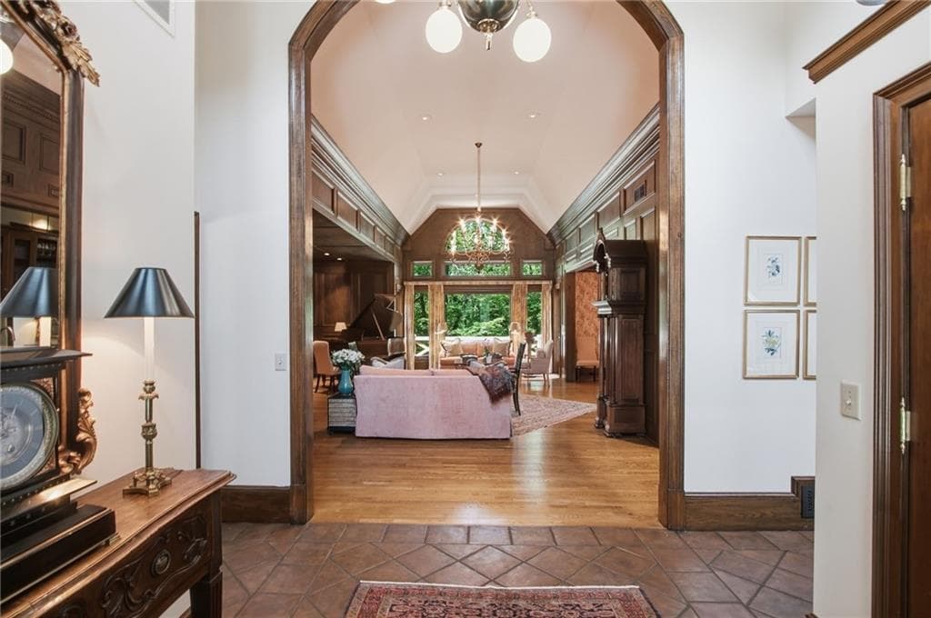 5 bedroom, 6 bathroom, 5,688 sq ft single family residence under contract at 2401 Spalding Drive, Sandy Springs, GA 30350 — photo 6