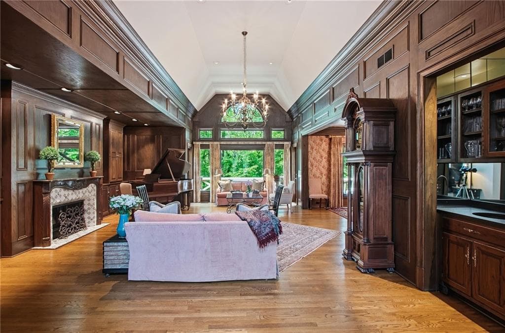 5 bedroom, 6 bathroom, 5,688 sq ft single family residence under contract at 2401 Spalding Drive, Sandy Springs, GA 30350 — photo 10