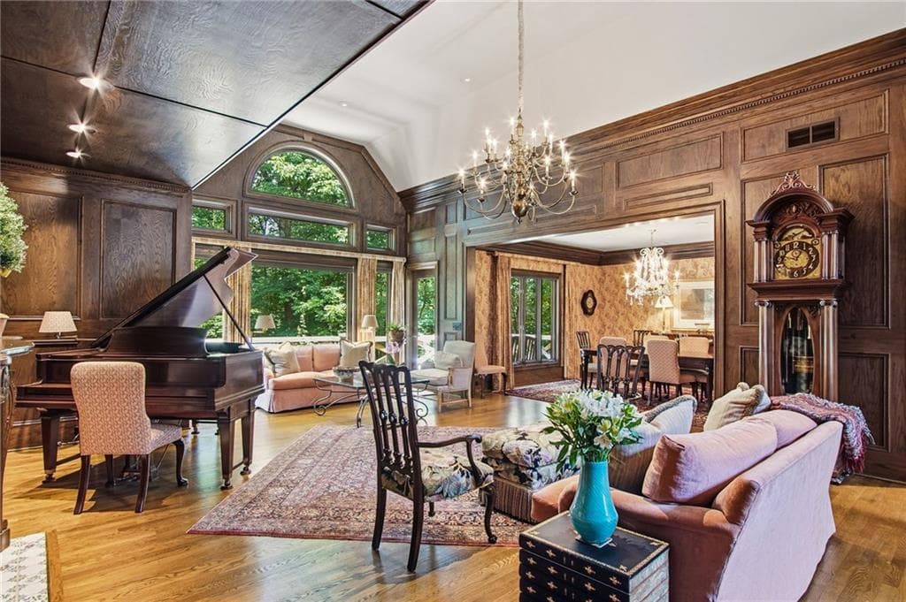 5 bedroom, 6 bathroom, 5,688 sq ft single family residence under contract at 2401 Spalding Drive, Sandy Springs, GA 30350 — photo 9