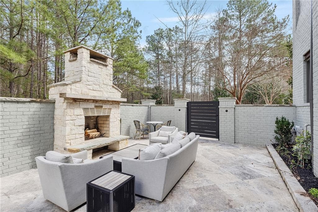 4 bedroom, 6 bathroom, 4,029 sq ft townhouse for sale at 458 Selborne Way, Chattahoochee Hills, GA 30268 — photo 4