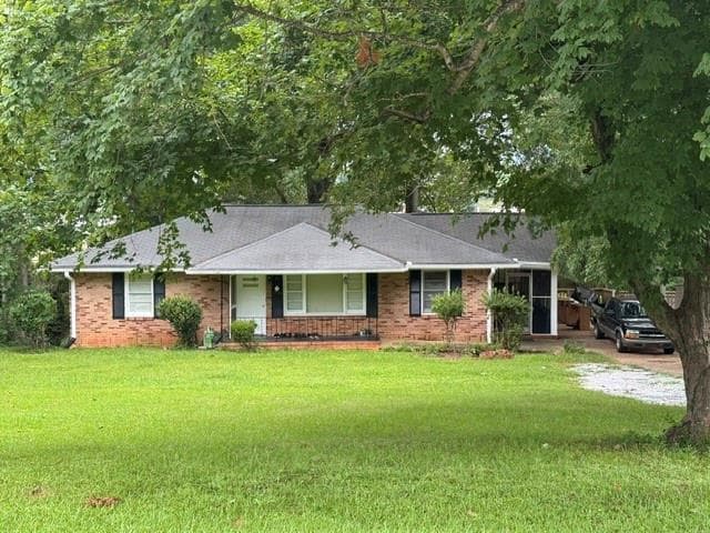 2 bedroom, 1 bathroom, 1,144 sq ft single family residence for sale at 872 Brentwood Drive, Mableton, GA 30126