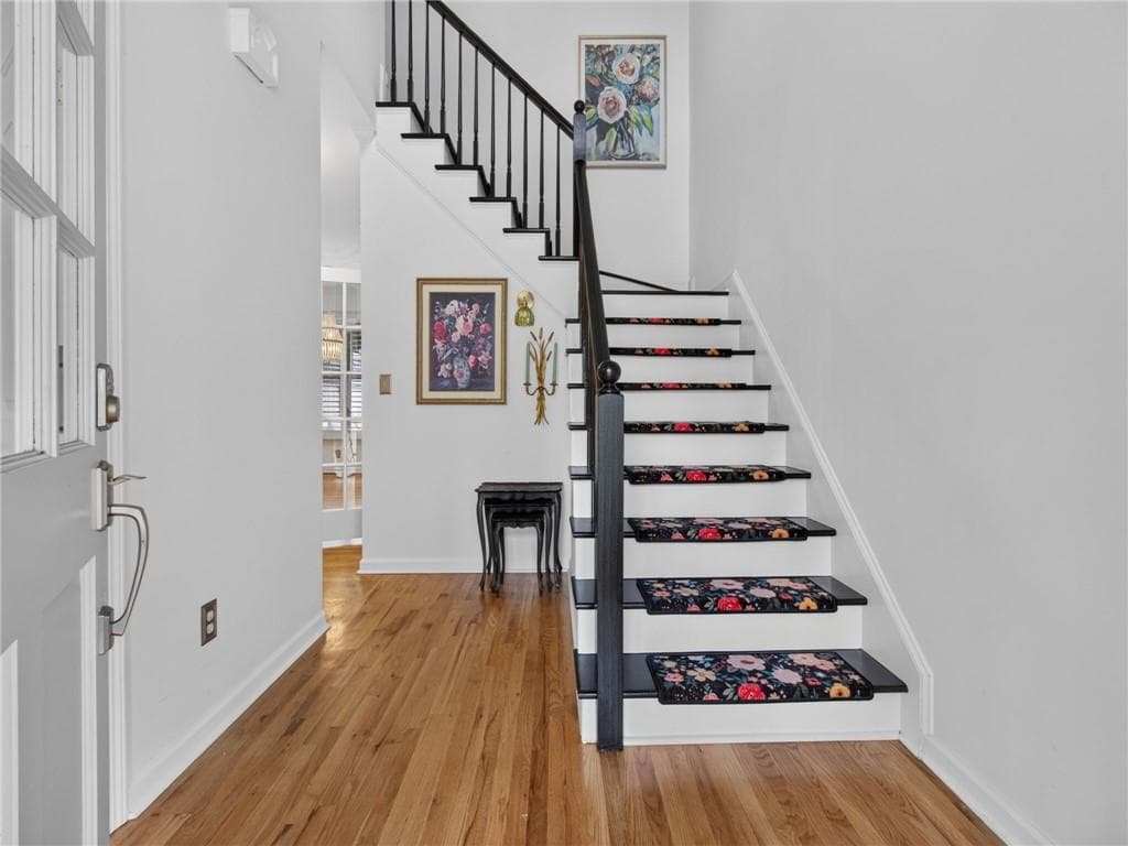 5 bedroom, 4 bathroom, 4,156 sq ft single family residence for sale at 6425 Stream Side Court, Cumming, GA 30041 — photo 6