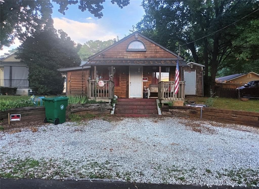 1 bedroom, 1 bathroom, 720 sq ft single family residence for sale at 853 Tanner Drive, Scottdale, GA 30079