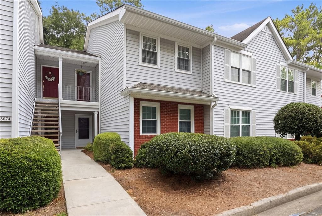 2 bedroom, 2 bathroom, 1,306 sq ft condominium for sale at 3073 Westwood Way, Alpharetta, GA 30004