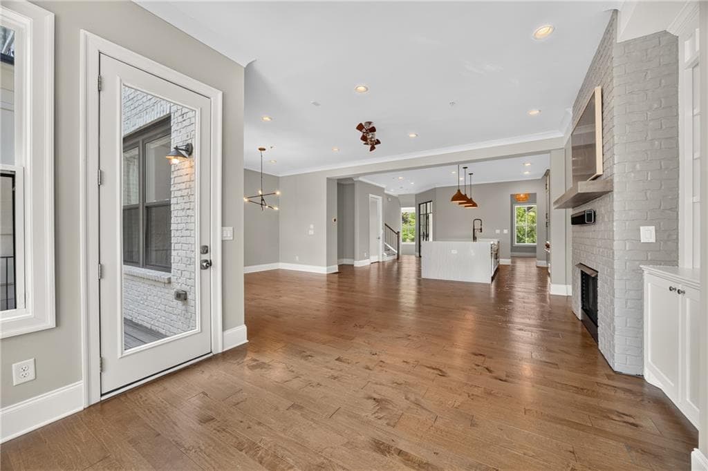 4 bedroom, 5 bathroom townhouse for rent at 124 W Wieuca Road, Sandy Springs, GA 30342 for $8,000 a month — photo 8