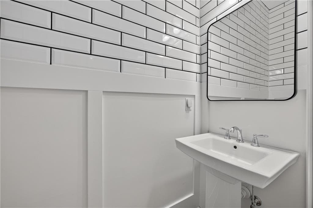 4 bedroom, 5 bathroom townhouse for rent at 124 W Wieuca Road, Sandy Springs, GA 30342 for $8,000 a month — photo 9