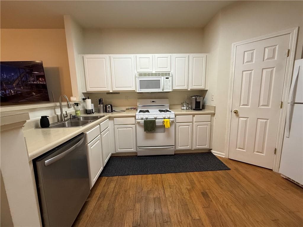 2 bedroom, 3 bathroom, 1,240 sq ft townhouse for rent at 1487 Cove Creek Circle, Norcross, GA 30093 for $1,950 a month — photo 5