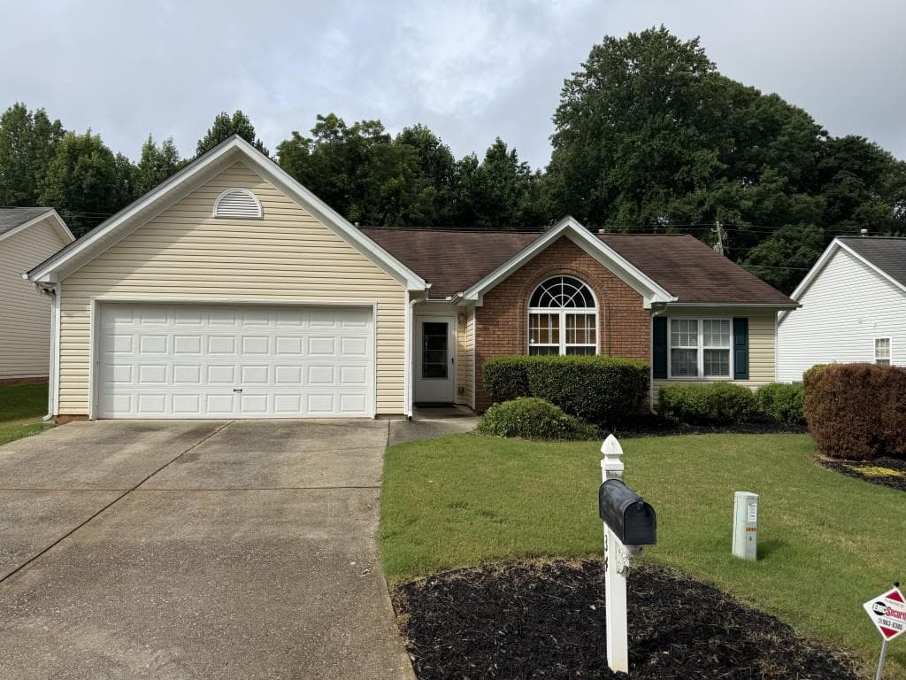 3 bedroom, 2 bathroom, 1,560 sq ft single family residence for rent at 34 Winding Creek Court, Dawsonville, GA 30534 for $2,200 a month — photo 1 of 16