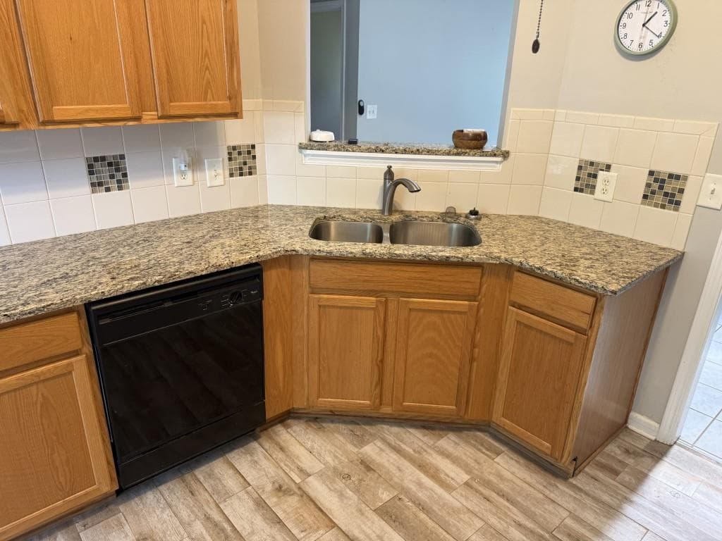 3 bedroom, 2 bathroom, 1,560 sq ft single family residence for rent at 34 Winding Creek Court, Dawsonville, GA 30534 for $2,200 a month — photo 7