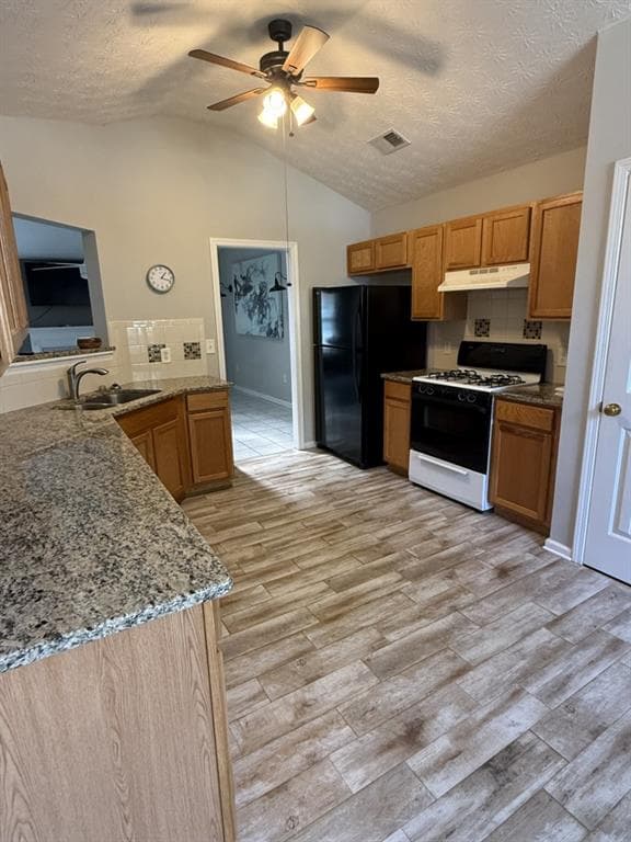 3 bedroom, 2 bathroom, 1,560 sq ft single family residence for rent at 34 Winding Creek Court, Dawsonville, GA 30534 for $2,200 a month — photo 9