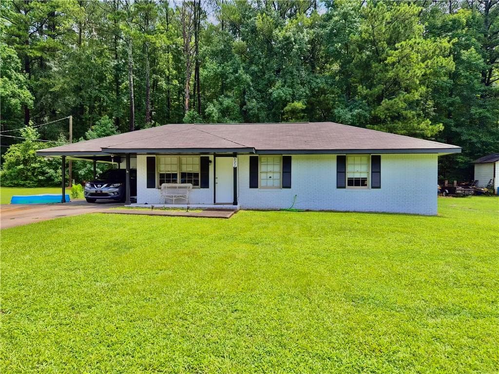 3 bedroom, 1 bathroom, 1,074 sq ft single family residence for sale at 122 Longstreet Circle, Oxford, GA 30054 — photo 1 of 11