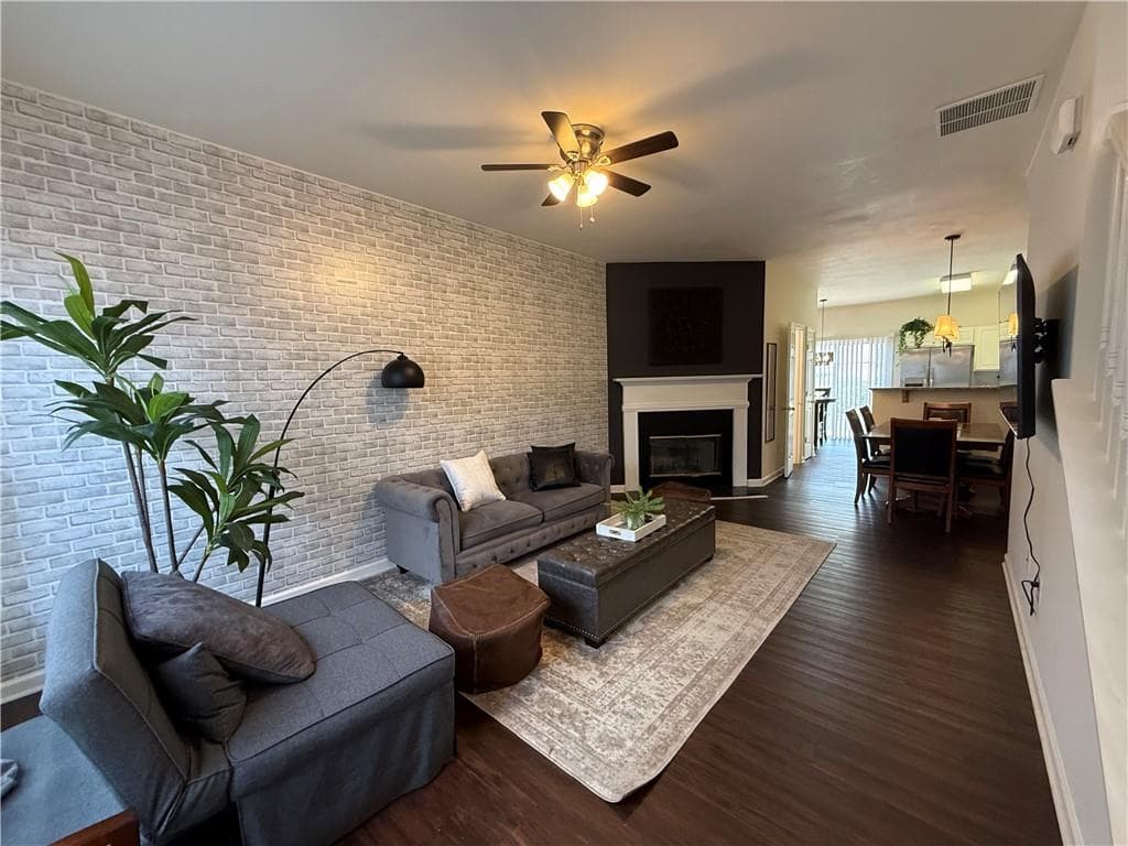 2 bedroom, 3 bathroom, 1,228 sq ft townhouse for rent at 1524 Cove Creek Circle, Norcross, GA 30093 for $2,350 a month — photo 2
