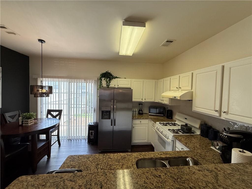2 bedroom, 3 bathroom, 1,228 sq ft townhouse for rent at 1524 Cove Creek Circle, Norcross, GA 30093 for $2,350 a month — photo 6