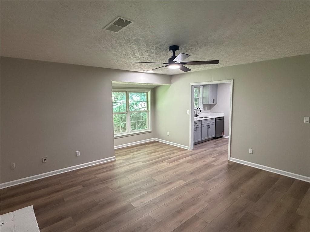 2 bedroom, 2 bathroom duplex for rent at 1286 N Lea Court A, Smyrna, GA 30080 for $1,700 a month — photo 4