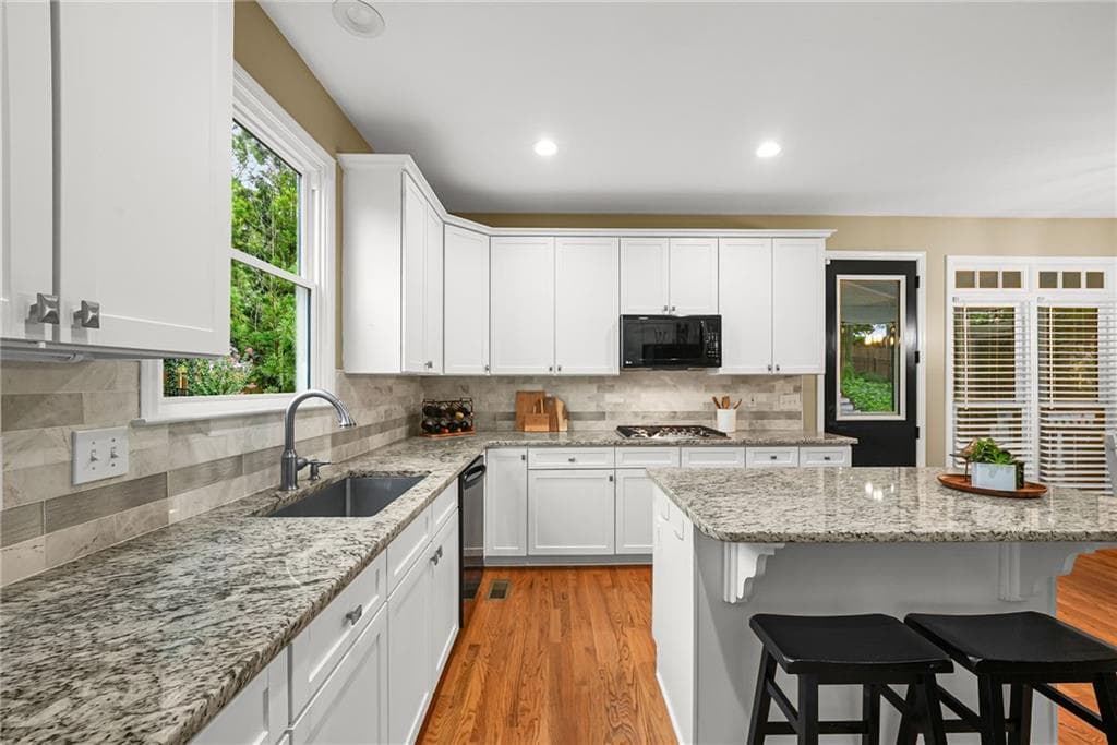4 bedroom, 3 bathroom, 4,469 sq ft single family residence under contract at 2437 Retreat Close, Marietta, GA 30066 — photo 6