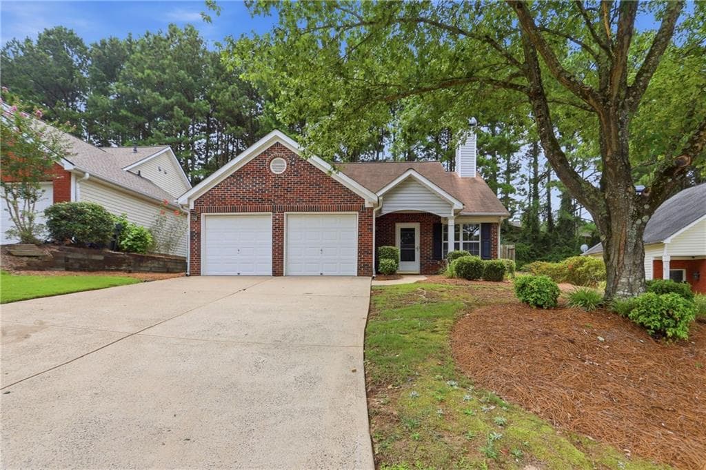 2 bedroom, 2 bathroom, 1,100 sq ft single family residence for sale at 307 Parkview Place, Woodstock, GA 30189
