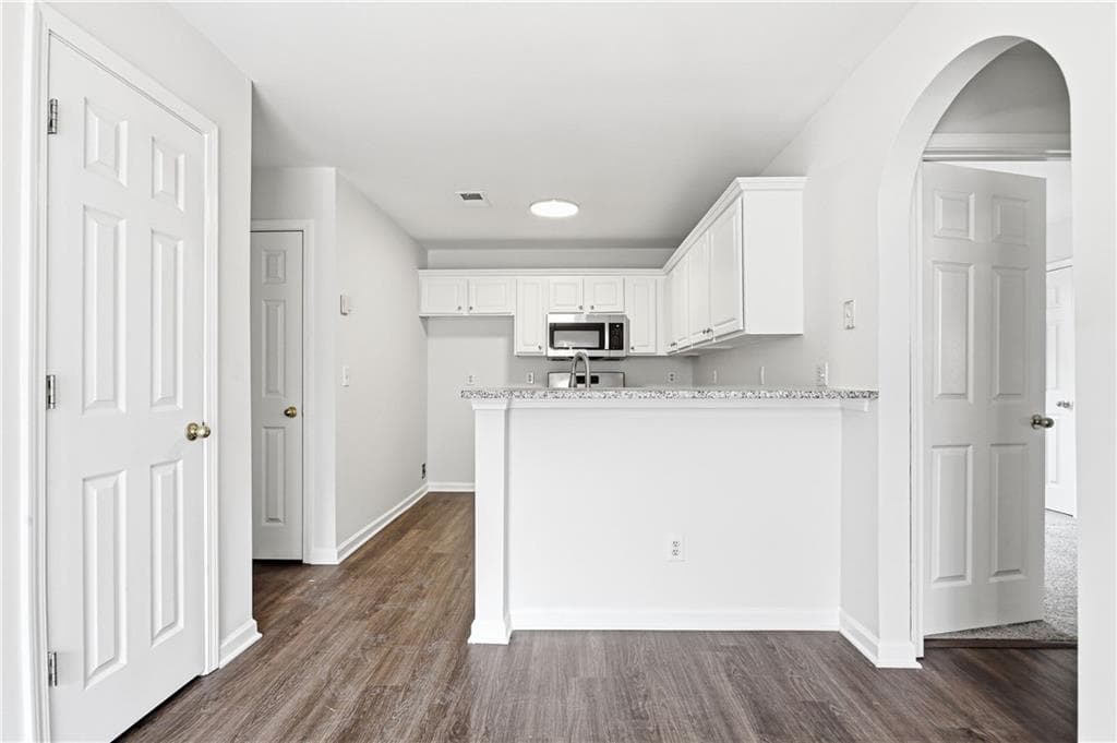 2 bedroom, 2 bathroom, 1,100 sq ft single family residence for sale at 307 Parkview Place, Woodstock, GA 30189 — photo 8