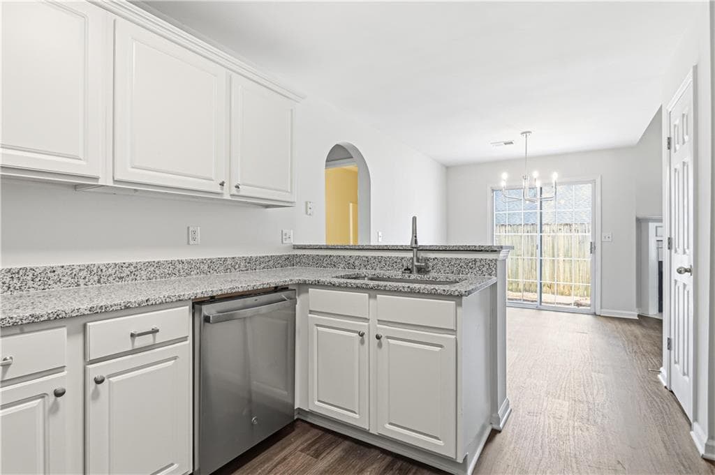2 bedroom, 2 bathroom, 1,100 sq ft single family residence for sale at 307 Parkview Place, Woodstock, GA 30189 — photo 9