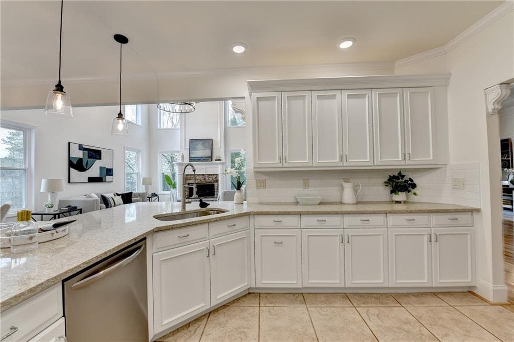 4 bedroom, 5 bathroom, 5,178 sq ft single family residence for sale at 6336 Old Shadburn Ferry Road, Buford, GA 30518 — photo 9