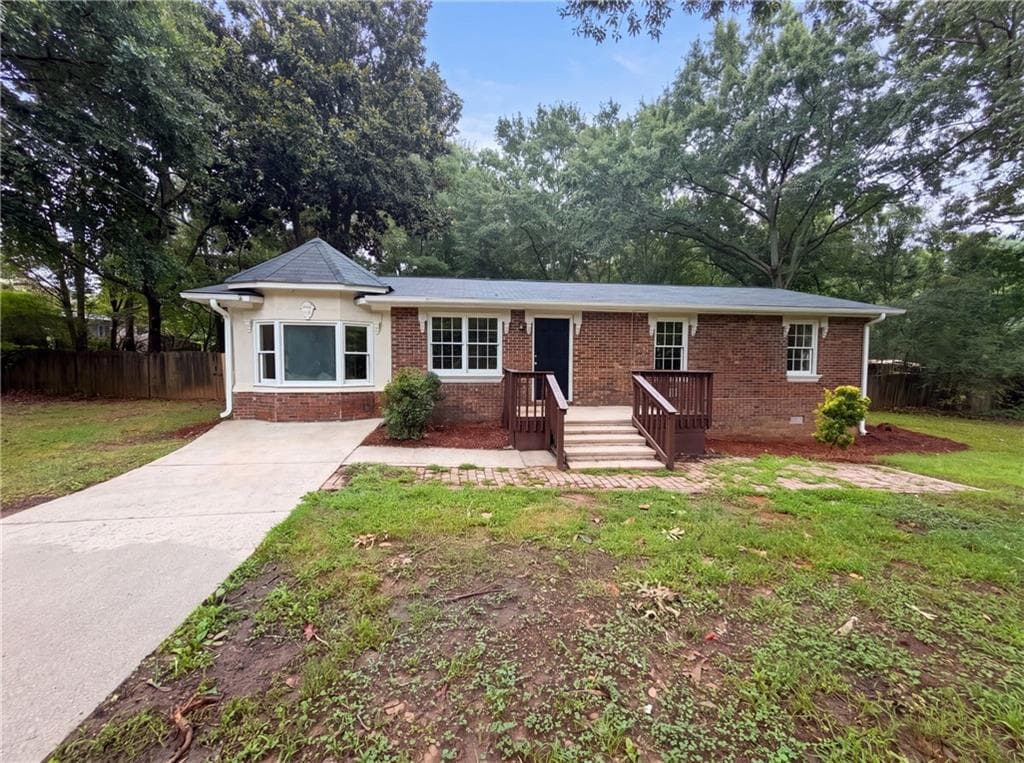 3 bedroom, 1 bathroom, 1,187 sq ft single family residence under contract at 500 Kilcrease Road, Auburn, GA 30011