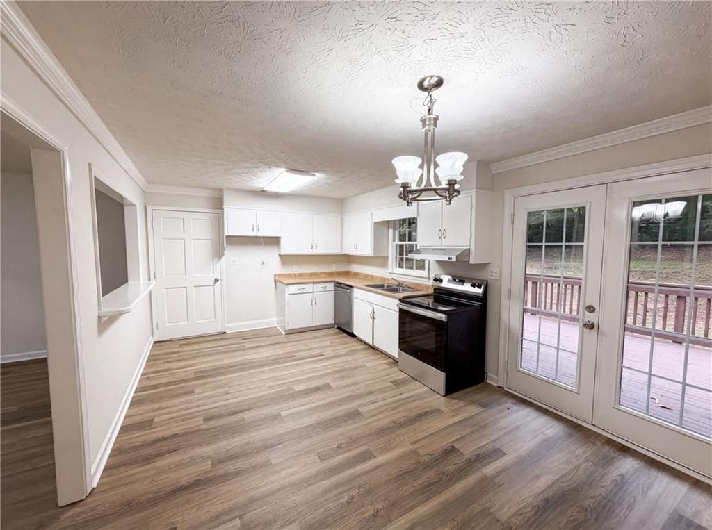 3 bedroom, 1 bathroom, 1,187 sq ft single family residence under contract at 500 Kilcrease Road, Auburn, GA 30011 — photo 2