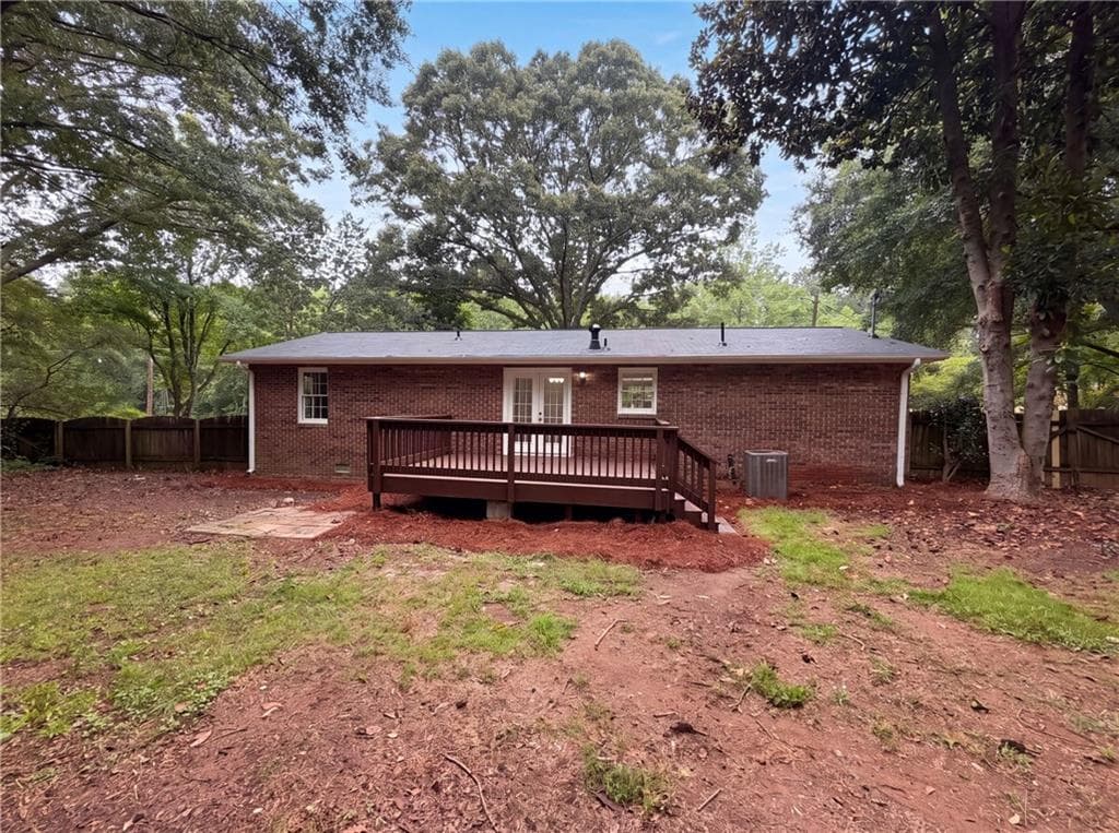 3 bedroom, 1 bathroom, 1,187 sq ft single family residence under contract at 500 Kilcrease Road, Auburn, GA 30011 — photo 5