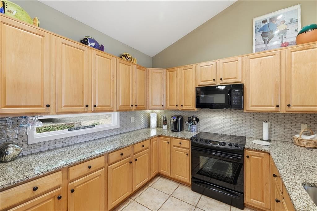 3 bedroom, 3 bathroom, 2,000 sq ft single family residence under contract at 136 Highland Court, Martin, GA 30557 — photo 6