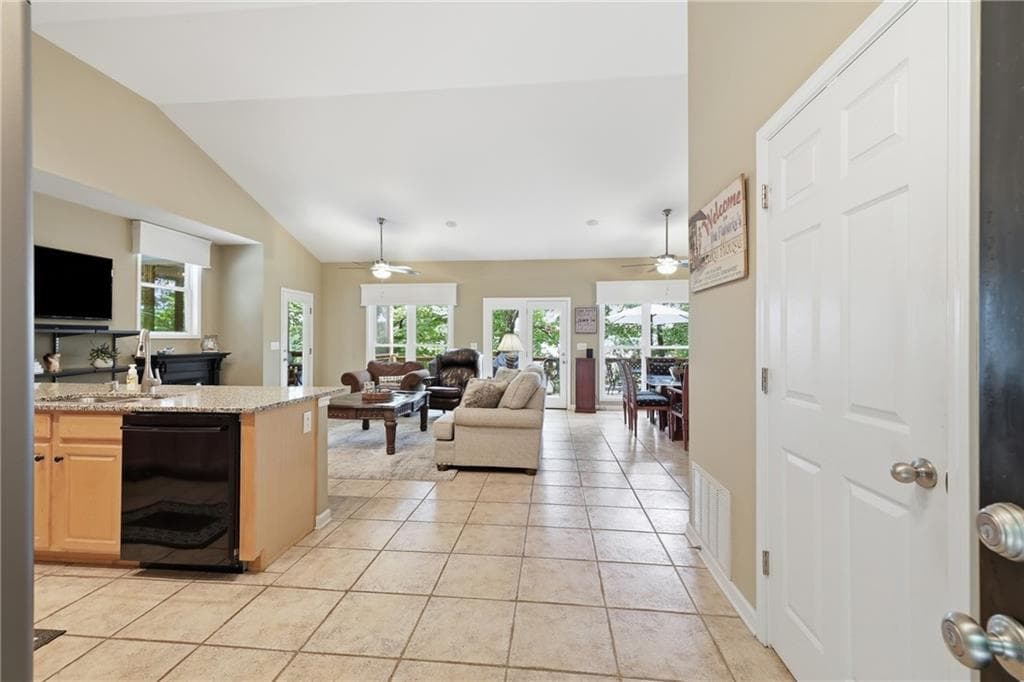 3 bedroom, 3 bathroom, 2,000 sq ft single family residence under contract at 136 Highland Court, Martin, GA 30557 — photo 8