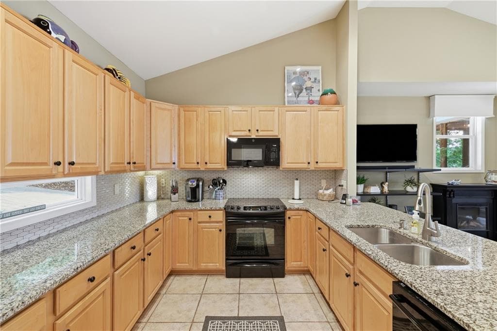 3 bedroom, 3 bathroom, 2,000 sq ft single family residence under contract at 136 Highland Court, Martin, GA 30557 — photo 7