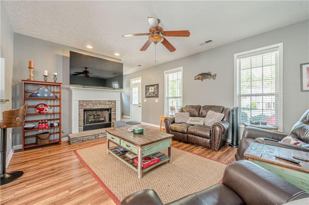 3 bedroom, 3 bathroom, 1,512 sq ft single family residence under contract at 311 Summerstone Court, Canton, GA 30114 — photo 6