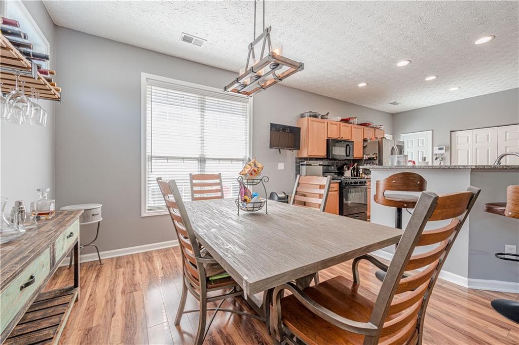 3 bedroom, 3 bathroom, 1,512 sq ft single family residence under contract at 311 Summerstone Court, Canton, GA 30114 — photo 9