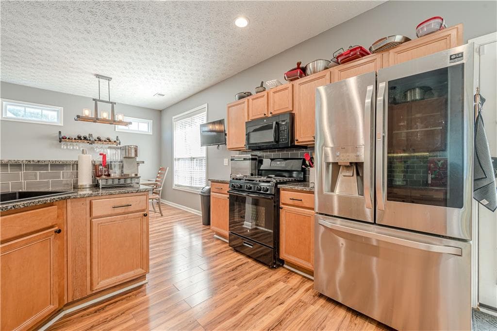 3 bedroom, 3 bathroom, 1,512 sq ft single family residence under contract at 311 Summerstone Court, Canton, GA 30114 — photo 10