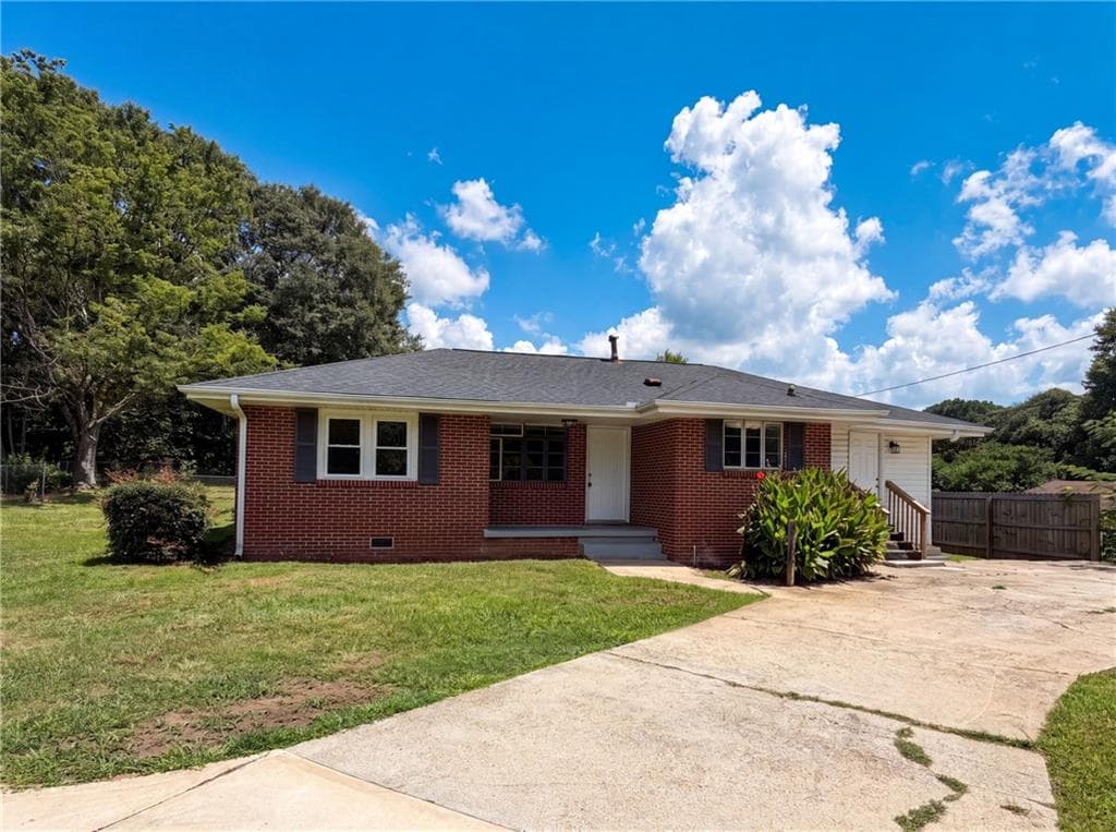 2 bedroom, 2 bathroom, 1,766 sq ft single family residence for sale at 5656 Salem Road, Covington, GA 30016
