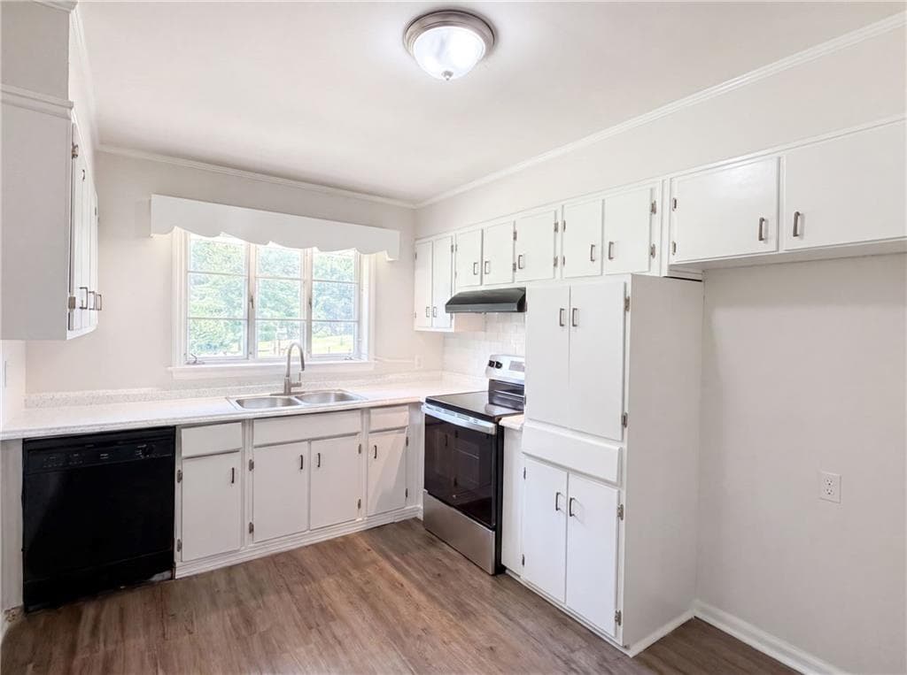 2 bedroom, 2 bathroom, 1,766 sq ft single family residence for sale at 5656 Salem Road, Covington, GA 30016 — photo 2