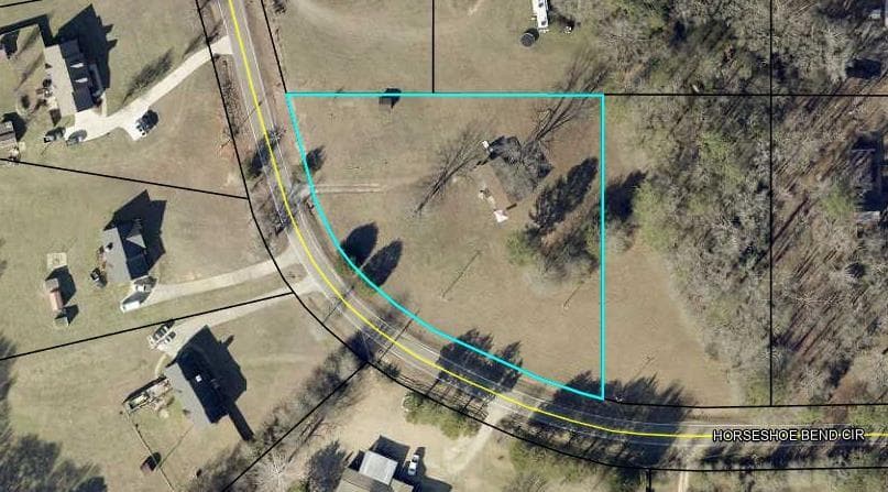 3 bedroom, 2 bathroom, 1,200 sq ft single family residence under contract at 203 Horseshoe Bend Circle, Griffin, GA 30223 — photo 2