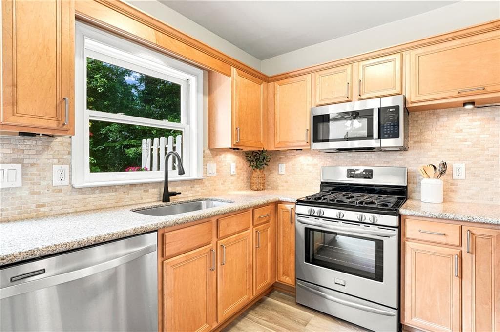 2 bedroom, 3 bathroom, 1,366 sq ft condominium for sale at 44 Mount Vernon Circle, Sandy Springs, GA 30338 — photo 7