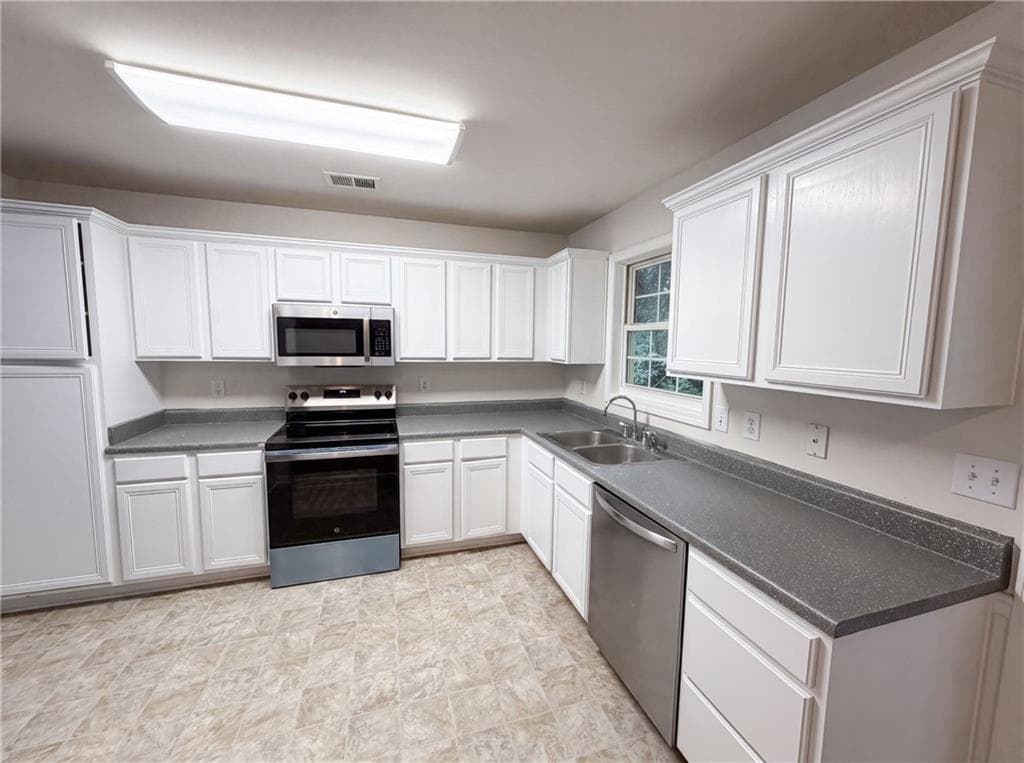 4 bedroom, 3 bathroom, 1,705 sq ft single family residence under contract at 325 Spring Lake Court, Athens, GA 30605 — photo 5