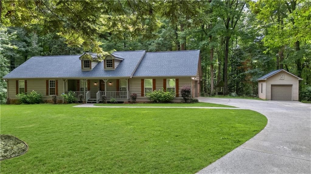 4 bedroom, 3 bathroom, 1,892 sq ft single family residence for rent at 1955 Branchwood Court A, Snellville, GA 30078 for $2,300 a month — photo 1 of 23