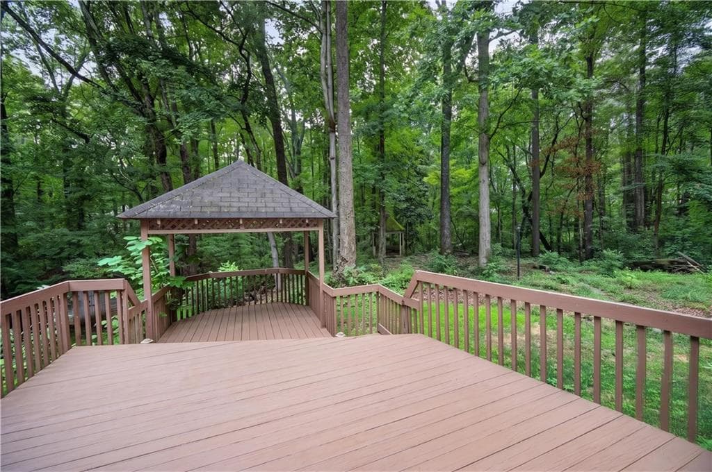 4 bedroom, 3 bathroom, 1,892 sq ft single family residence for rent at 1955 Branchwood Court A, Snellville, GA 30078 for $2,300 a month — photo 8