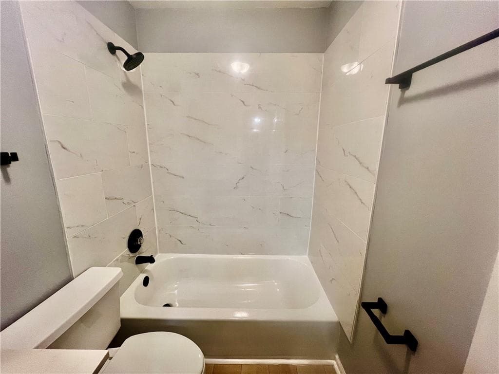 3 bedroom, 2 bathroom, 1,536 sq ft townhouse under contract at 10 Huntington Place Drive, Atlanta, GA 30350 — photo 6