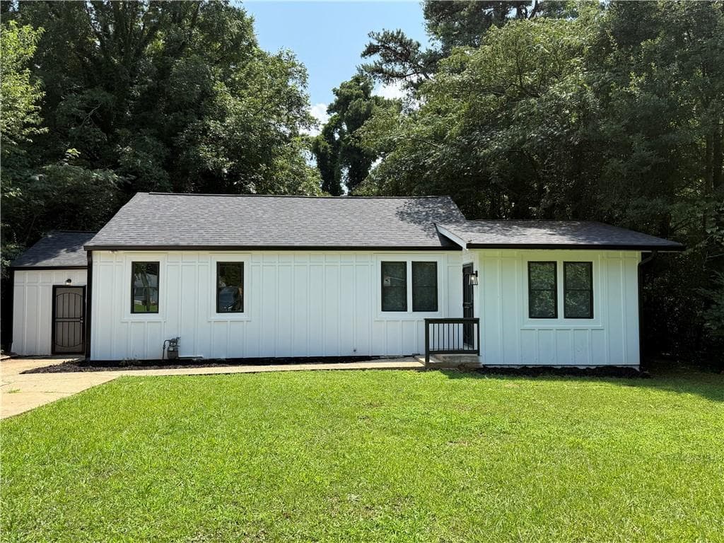 4 bedroom, 2 bathroom, 1,810 sq ft single family residence for sale at 1766 Venetian Drive, Atlanta, GA 30311 — photo 1 of 19